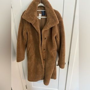 Tan Gap Sherpa coat New with tags on. Size Small